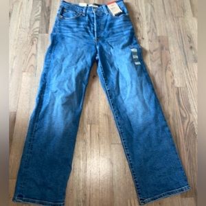 Levi’s ribcage jeans